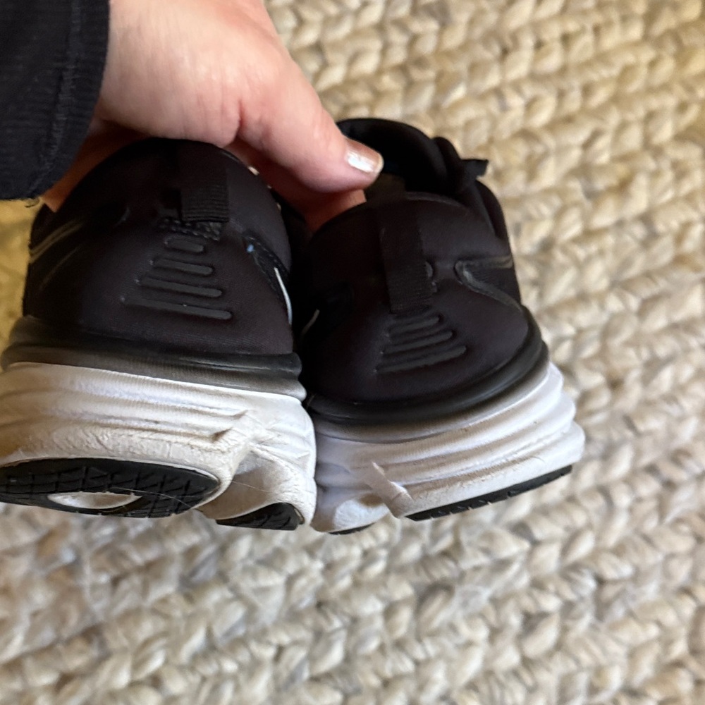 Hoka Bondi 8 Black Athletic Shoes - Picture 4 of 10